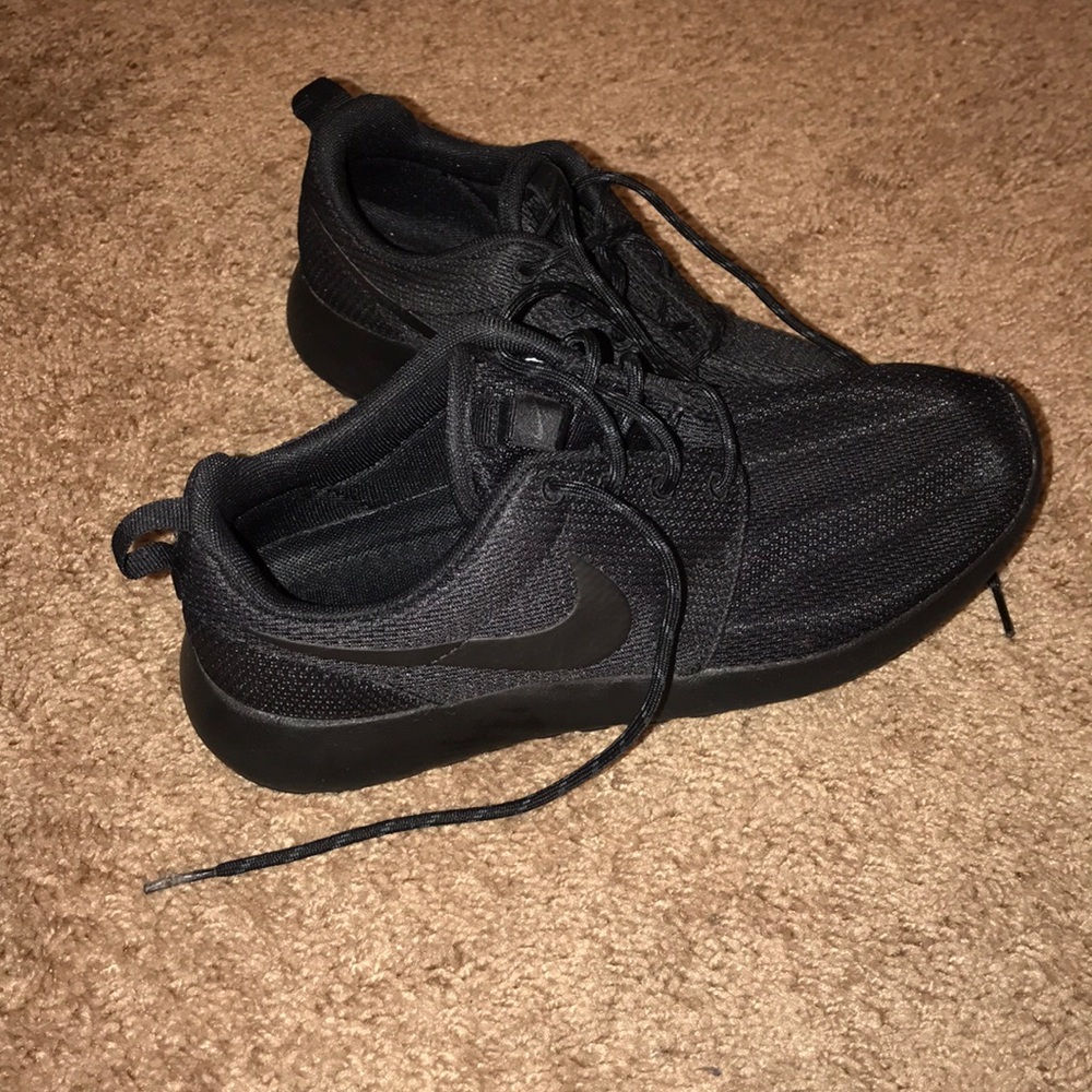 Nike roshe runs